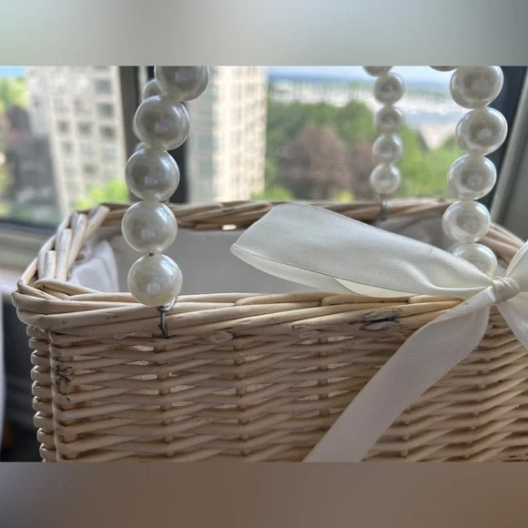 straw/wicker pearl bag with bow - Picture 5 of 10